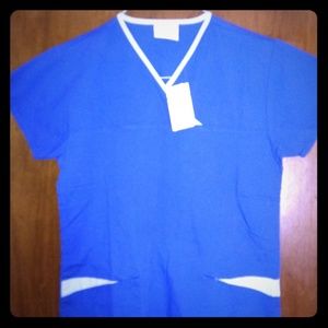 🌟Scrub top by studio ll